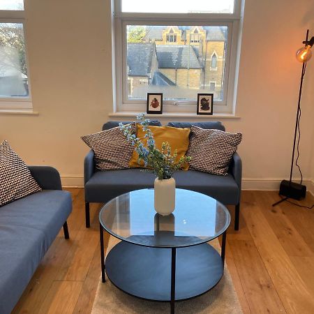Apartament Awesome Refurbished 1 Bed Flat Few Steps To High St ! - 2 East House Epsom Zewnętrze zdjęcie
