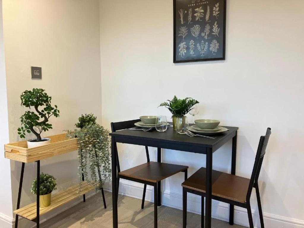 Apartament Awesome Refurbished 1 Bed Flat Few Steps To High St ! - 2 East House Epsom Zewnętrze zdjęcie